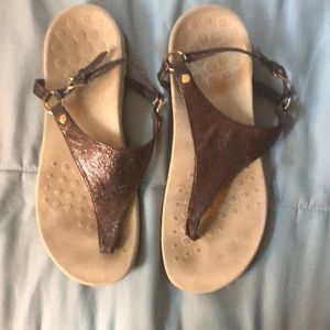 Vionic Brown Thongs with Shimmer